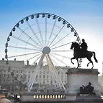 Hotel Mercure Centre Lumière 4*