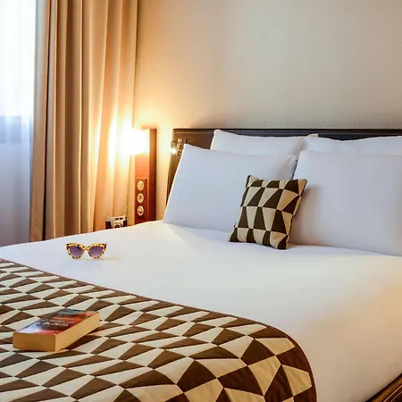 Hotel Mercure Centre Lumiere 4*
